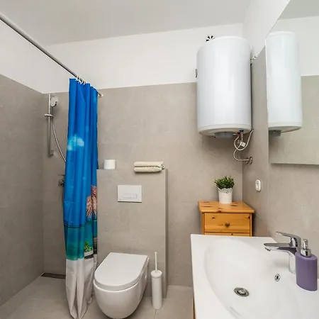 アパート Jonke マンドレ